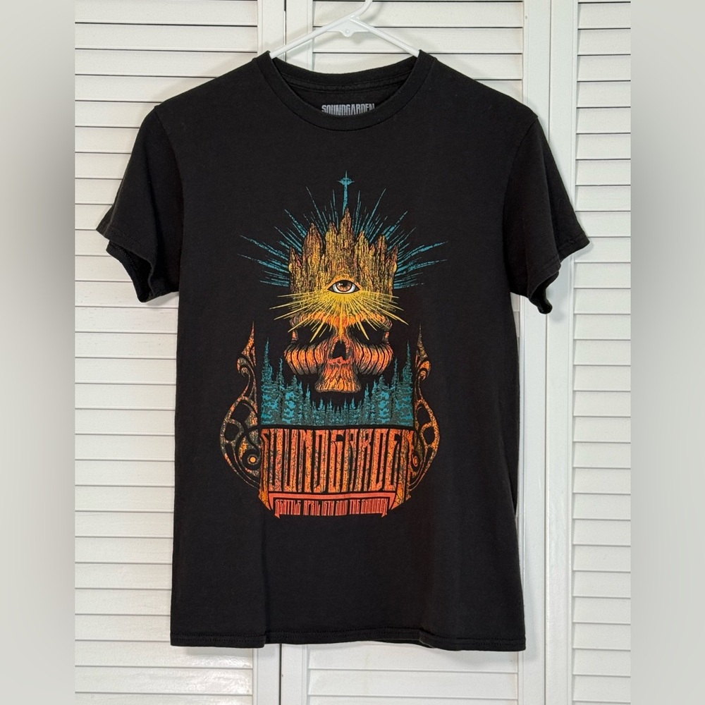 Soundgarden Men's T-Shirt Skull Eye Short Sleeve Crewneck Graphic Tee Small